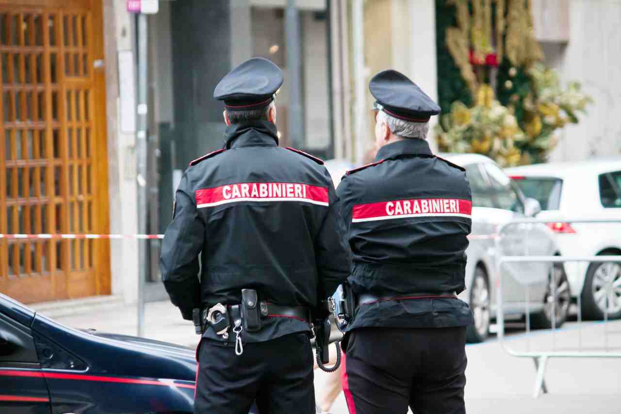 Carabinieri (foto Adobestock)