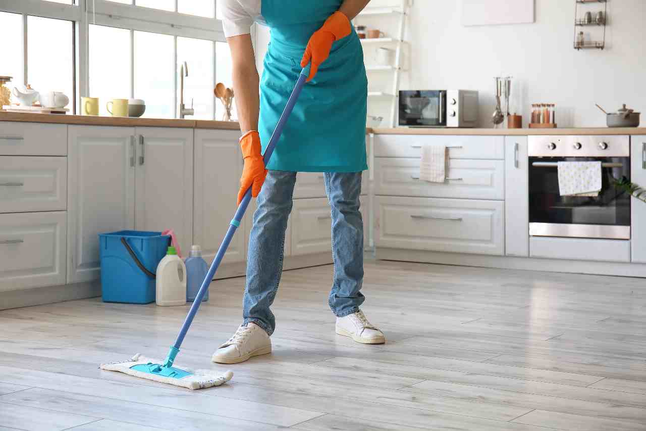 Lavori domestici (foto Adobestock)