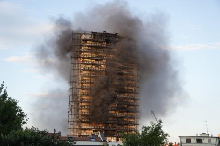 incendio torre del moro