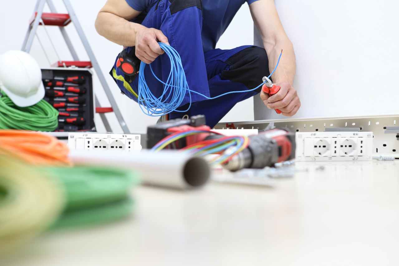 Elettricista (foto Adobestock)