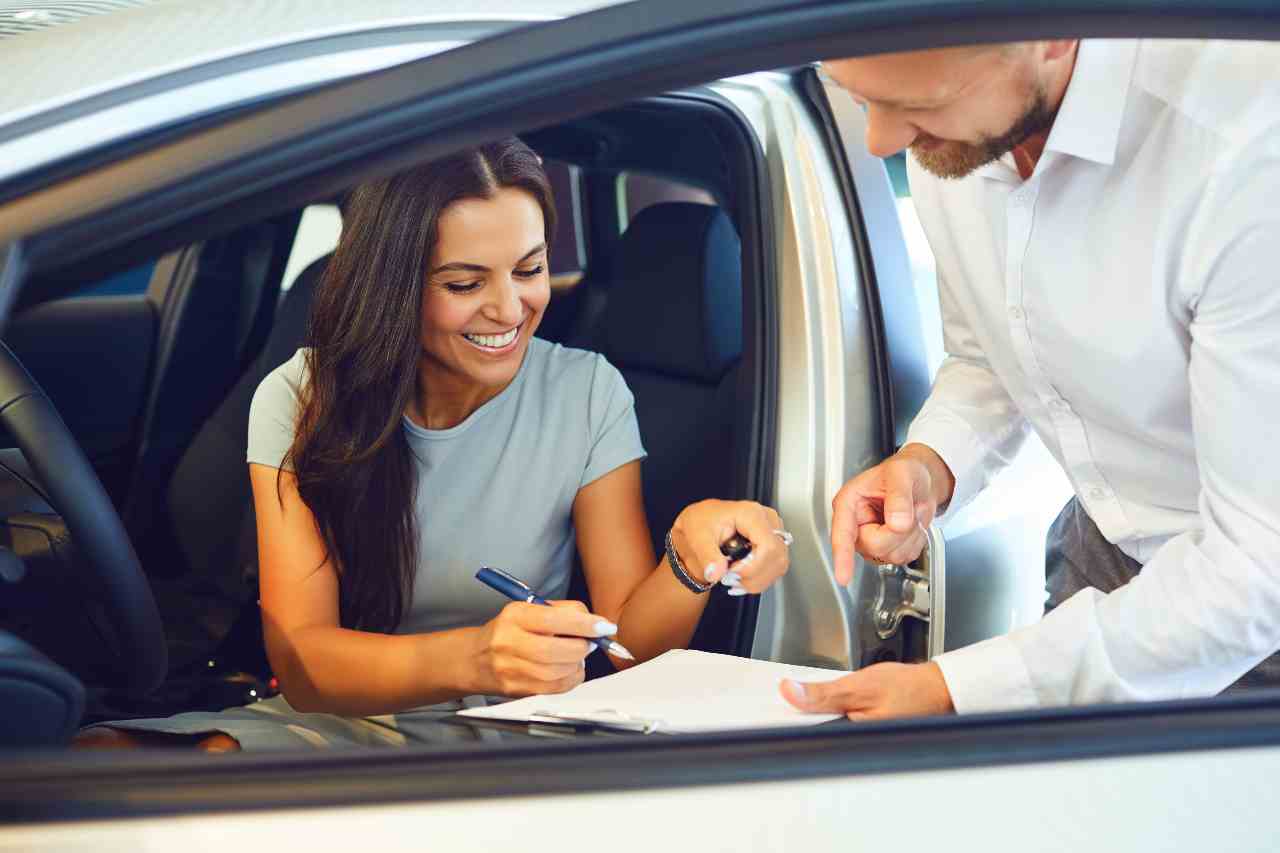 Noleggio auto (foto Adobestock)