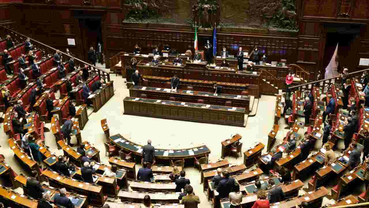 INPS, il Governo pensa ad un'indennità mensile di 1500 euro. Ma dipenderà dal lavoro che fai