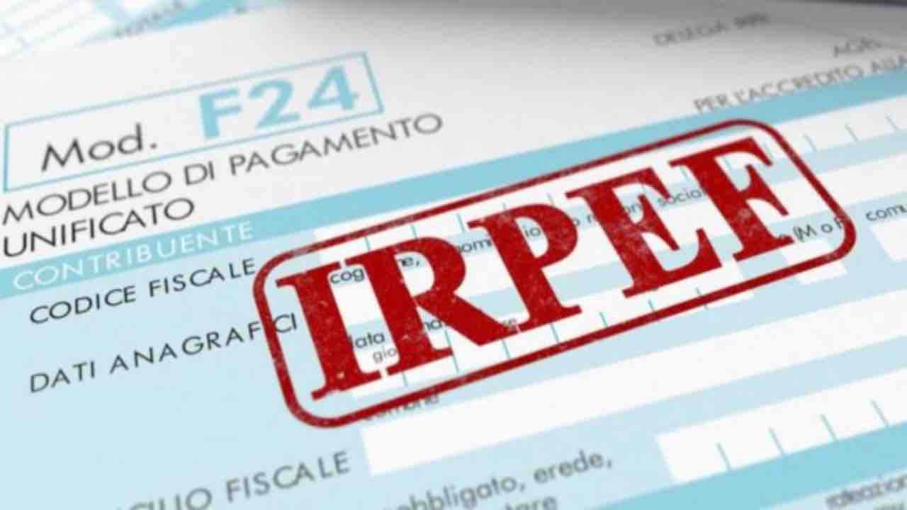 900 euro in più ogni mese: chi con l'IRPEF sta ottenendo un regalo dal Governo