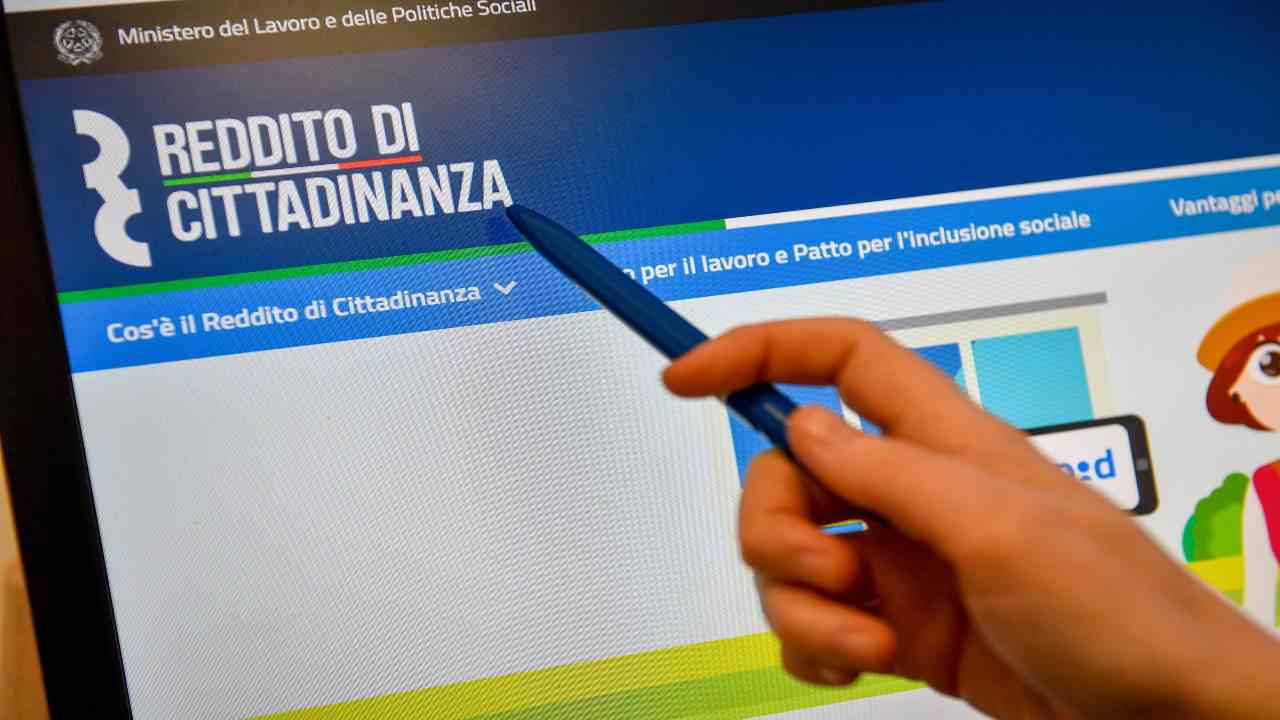 Reddito di Cittadinanza, presto i soldi potrebbero raddoppiare